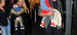 Jessica simpson : Singer Arrives in Boston With Her Family (PHOTO)