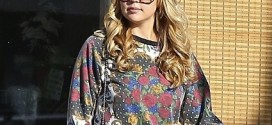 Amanda Bynes Steps Out With Long Blonde Locks