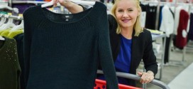 Leafs captain Dion Phaneuf and wife Elisha Cuthbert visit Target store