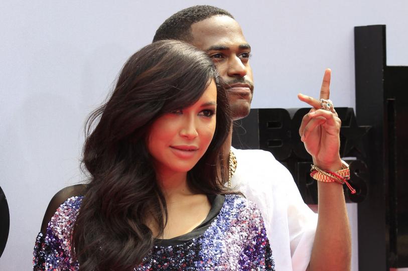 Glee Star Naya Rivera Receives Diamond Necklace From Big Sean Canada Journal News Of The World