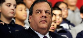 New Jersey Gov Chris Christie fires aide in traffic-jam scandal