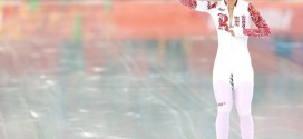 Olga Graf : Russian skater has wardrobe malfunction