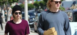 Actress Emma Roberts and Evan Peters Take Care of the Car