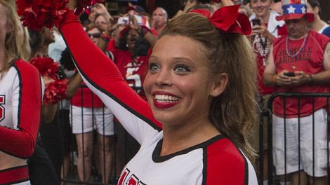 Dani Cogswell : cheerleader found dead at college