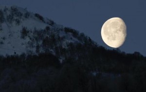 Researchers explain mystery of our 'lemon Moon' - Canada Journal - News ...