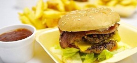 The Spiciest Burger In All Of The United Kingdom Sends TWO journalists To The Hospital!