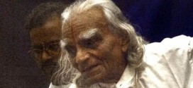 BKS Iyengar : Indian yoga teacher to the stars, dies, aged 95