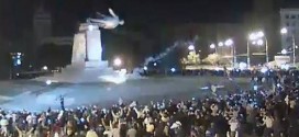 Kharkiv : Lenin Statue Toppled