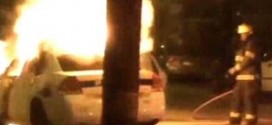 Teen saves cop from burning car (Video)