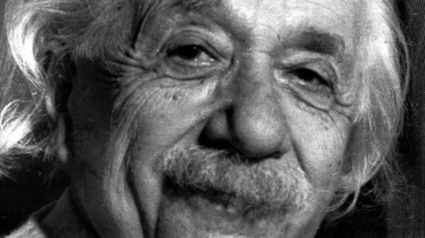 Romantic Scientist Albert Einstein's 5000 Love Letters Reveal Online On ...