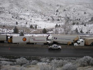 Baker City : 4 injured in massive crash involving 50 vehicles on I-84