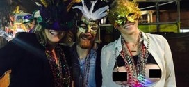 Chelsea Handler : Mardi Gras Carnival, Comedian Flashes Her Breasts (Photo)