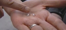 Dumpster Diver Diamonds - Video : Brooke Stewart finds two diamonds in the rubbish