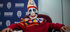 Stolen Clown Joyland : Long-lost Kansas amusement park clown found in sex offender's home