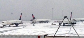 Storm Cancels 2,000 Flights : Blizzard hits central US, heads Northeast, air travel takes a hit