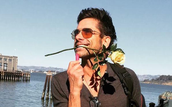 John Stamos Actor Has To Fend Off Selfies After Sex Canada Journal News Of The World
