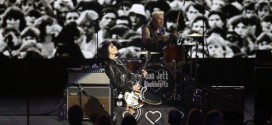 Joan Jett Moved to tears (Video)