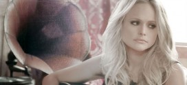 Miranda Lambert Poses Without Makeup : Country Singer Goes Makeup-Free for 'People' Magazine, And Looks Flawless