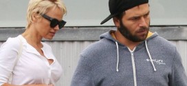 Pamela Anderson Divorce Finalized : Actress 'pockets $1million as her divorce from third husband Rick Salomon