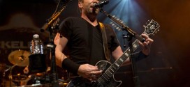 Nickelback cancels tour, lead singer needs surgery