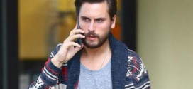 Scott Disick : Star denies partying with women