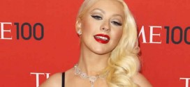 Christina Aguilera Posts a Topless Sexy Selfie on Instagram (Photo)