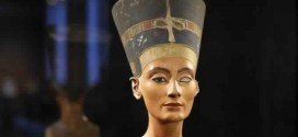 Queen Nefertiti: Has the tomb of Tutankhamun's mother been found hiding in plain sight? (Video)