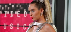 Miley Cyrus: Singer planning nude concert with the Flaming Lips