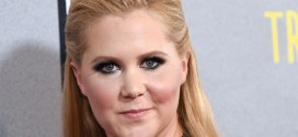 Amy Schumer: comedian apologizes to fans who say show was too short