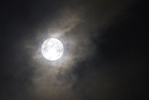 Rare Full Moon to Appear on Christmas First Time Since 1977 - Canada ...