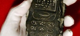 Is this an 800-year-old mobile phone? (Video)