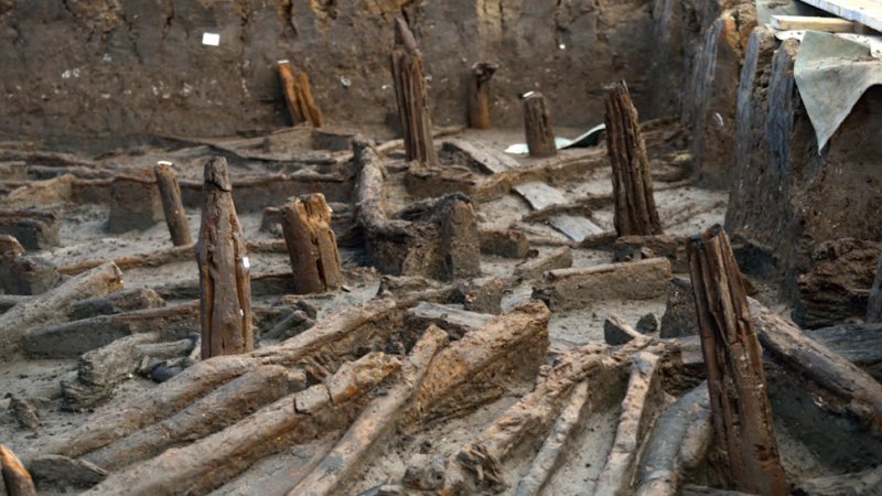 Researchers Find the 'Best Preserved' Bronze Age Homes in Britain ...