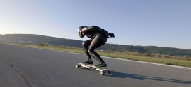 Man on Electric Skateboard Sets Guinness World Record (Video)