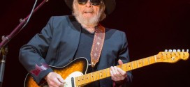 Merle Haggard: Country Icon Back in the Hospital Due to Pneumonia