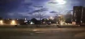 Meteor shower caught on police dashcam in new england sky (Video)