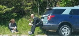 Trooper Luke Bonin shares lunch with homeless woman (Photo)