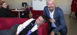 Richard Branson busts Virgin employee 'napping' (Photo)