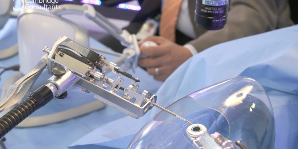 Researchers develop miniature robot for cataract surgery - Canada ...