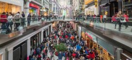 Many Canadians plan to spend less on holiday shopping, CIBC Poll