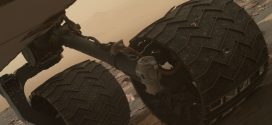 NASA: The Curiosity Mars rover's wheels are starting to break