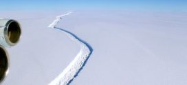 An immense iceberg Is About to Break Off from Antarctica