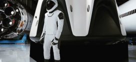 Elon Musk reveals first look of SpaceX spacesuit (Photo)